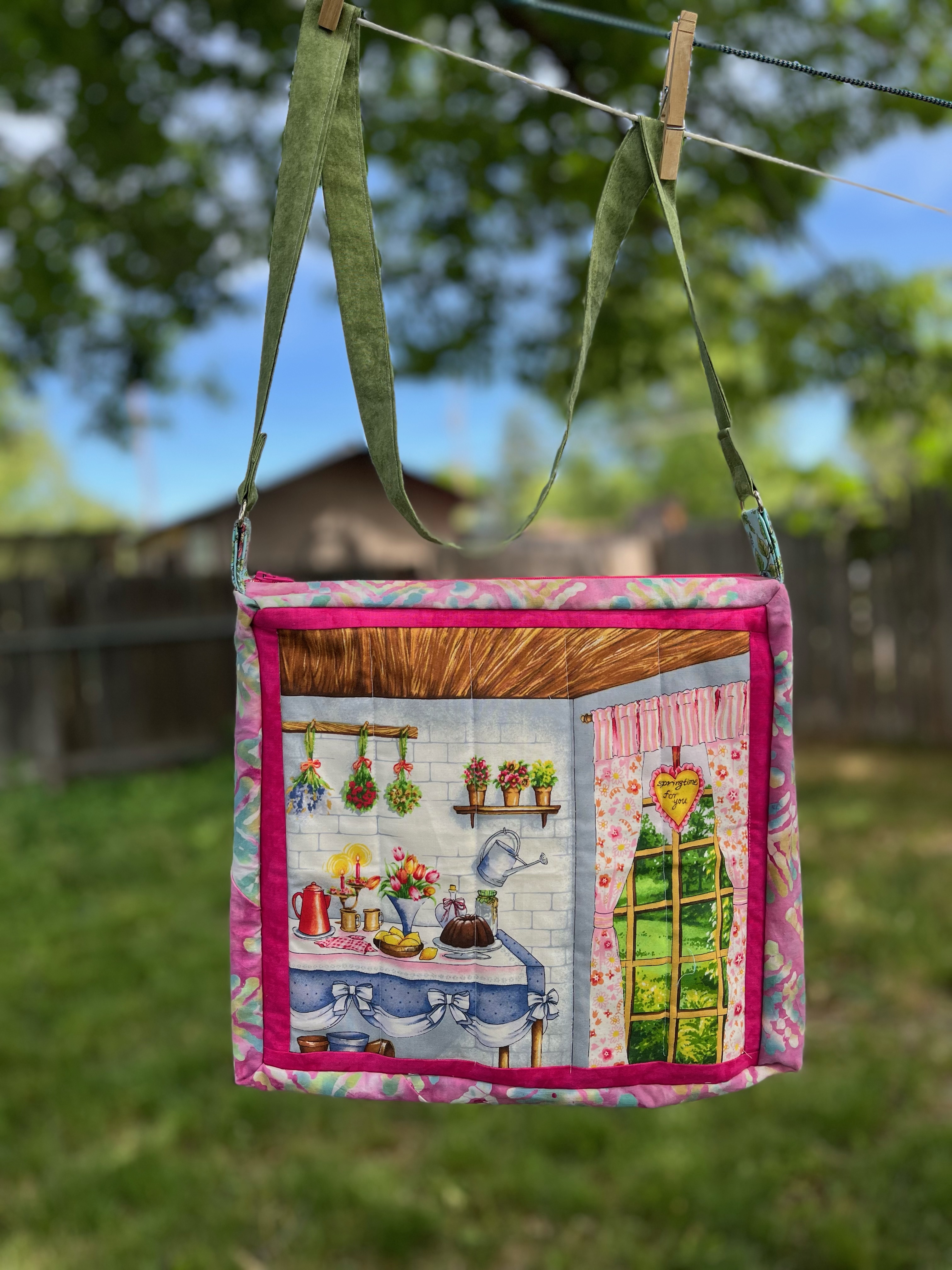 Cosy cottage quilt bag